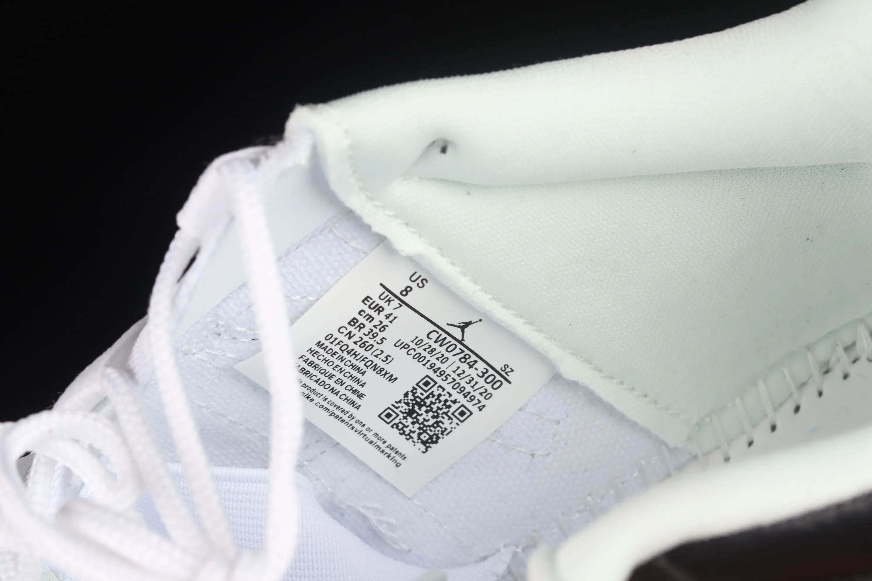 All categories Air Jordan Jordan series basketball shoes Air Jordan 11 Air Jordan 11 CMFT Low AJ11 Joe 11 white black green low-top anti-slip shock-absorbing basketball shoes CW0784-300